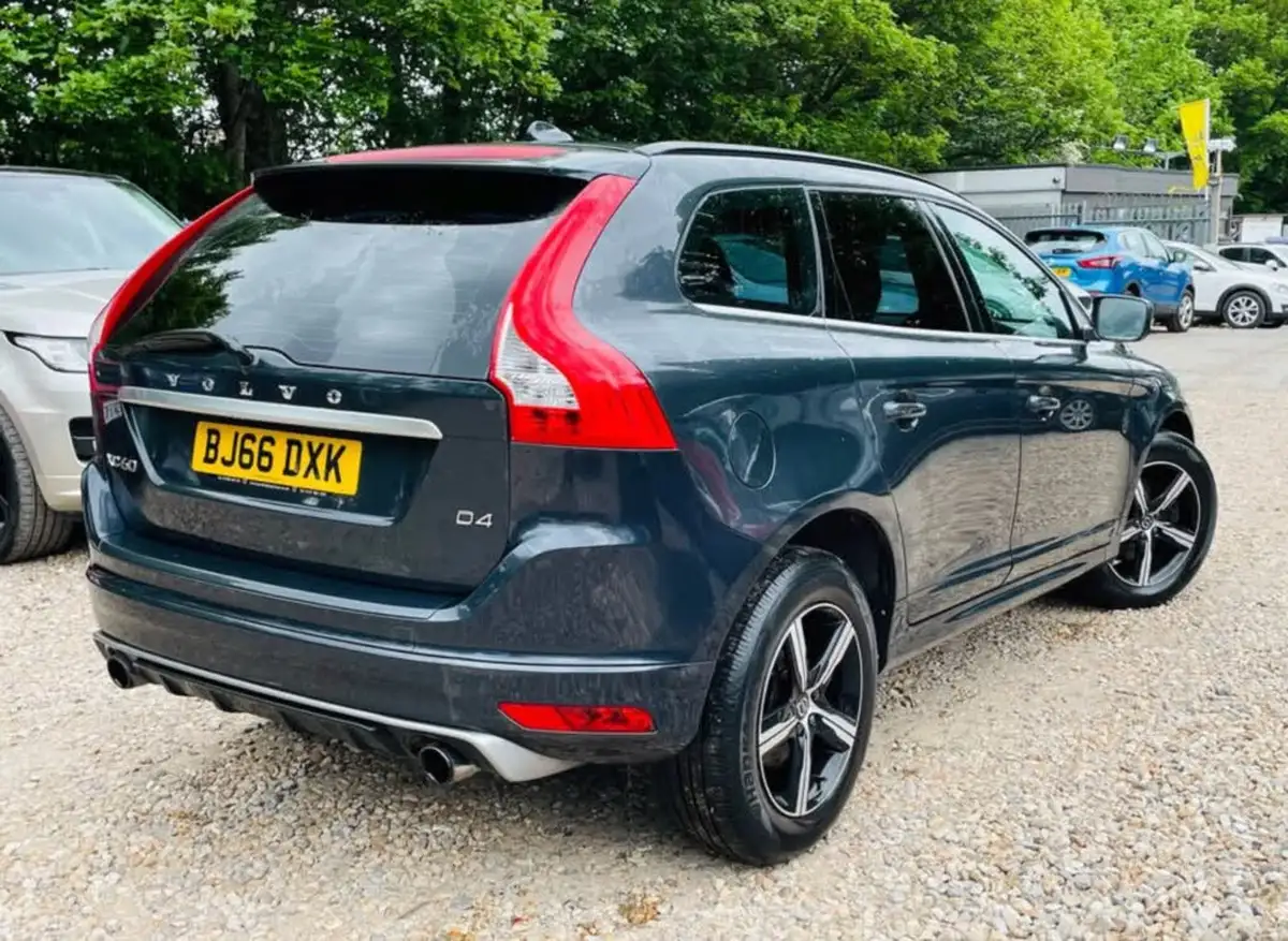 2016-volvo-xc60-20td-d4-r-design-nav-big-5