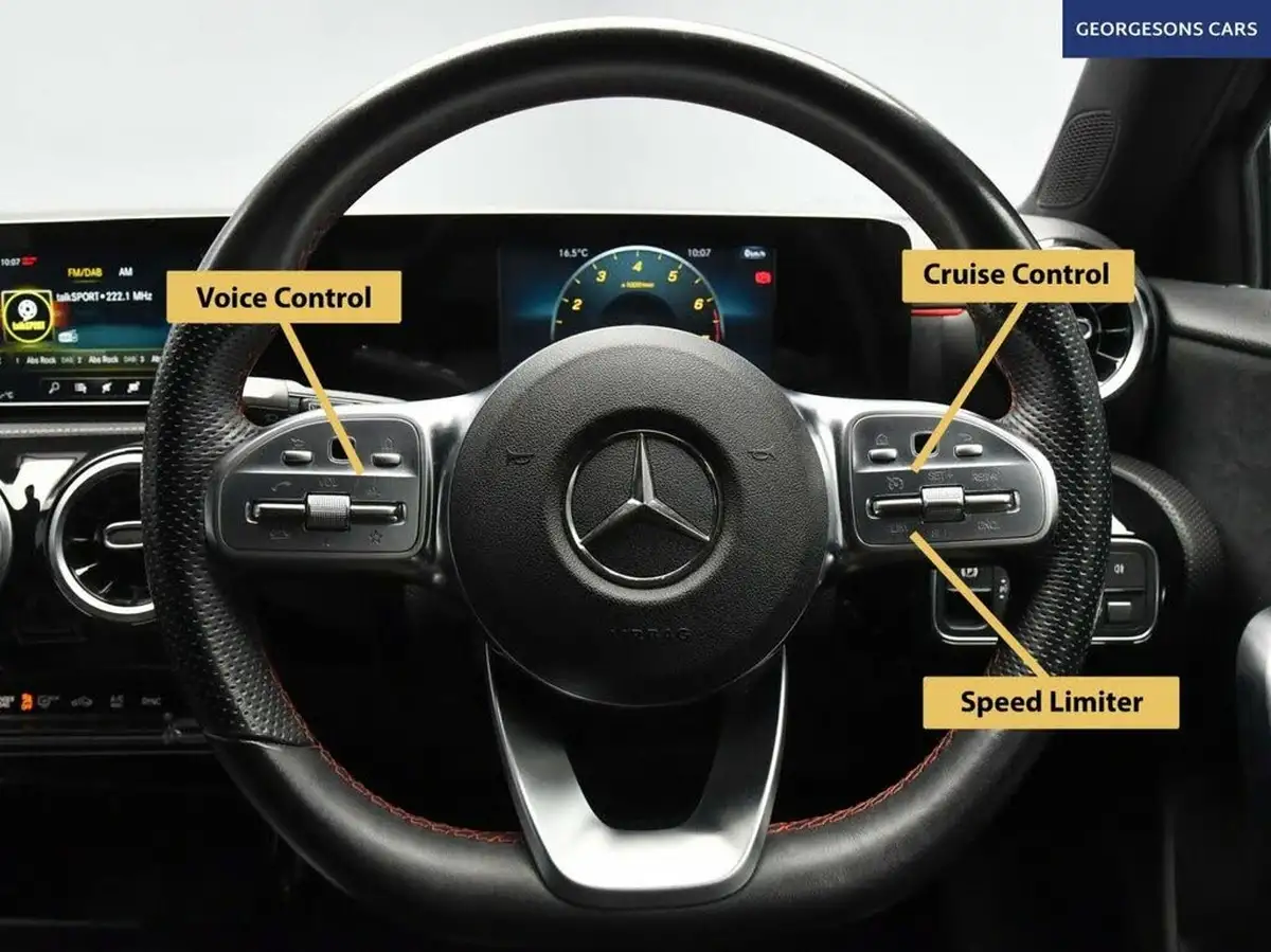 2020-mercedes-benz-a-class-13-a200-amg-line-hatchback-5d-big-31