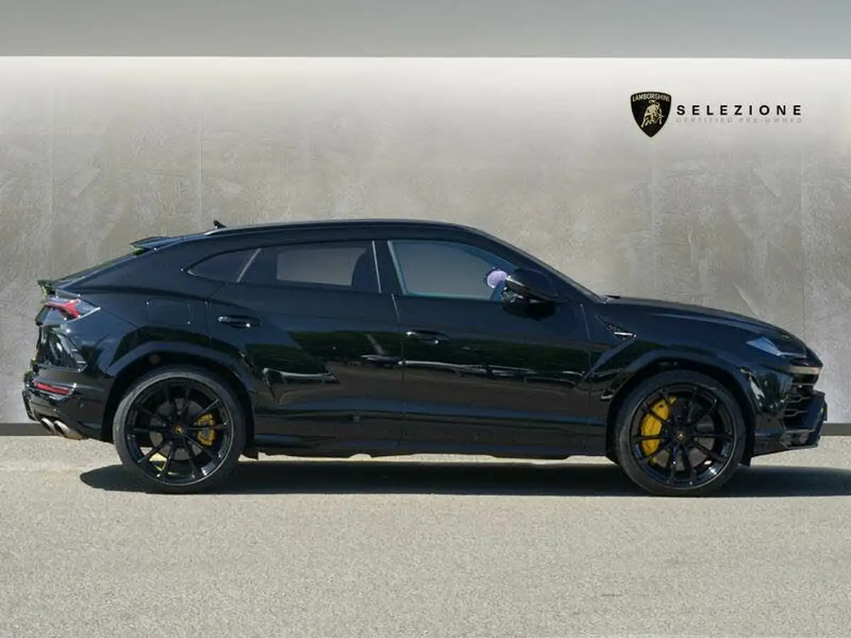 2023-lamborghini-urus-40-no-trim-big-2