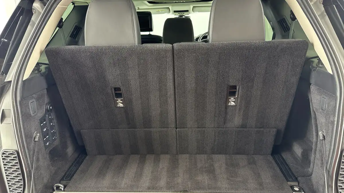 2019-land-rover-discovery-30-sd6-hse-luxury-big-14
