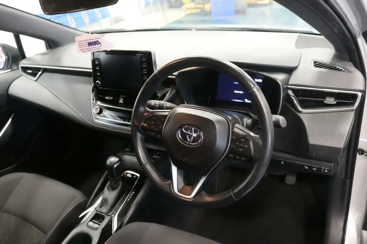 2021-toyota-corolla-18-vvt-i-icon-tech-spare-wheel-touring-sports-5d-big-9
