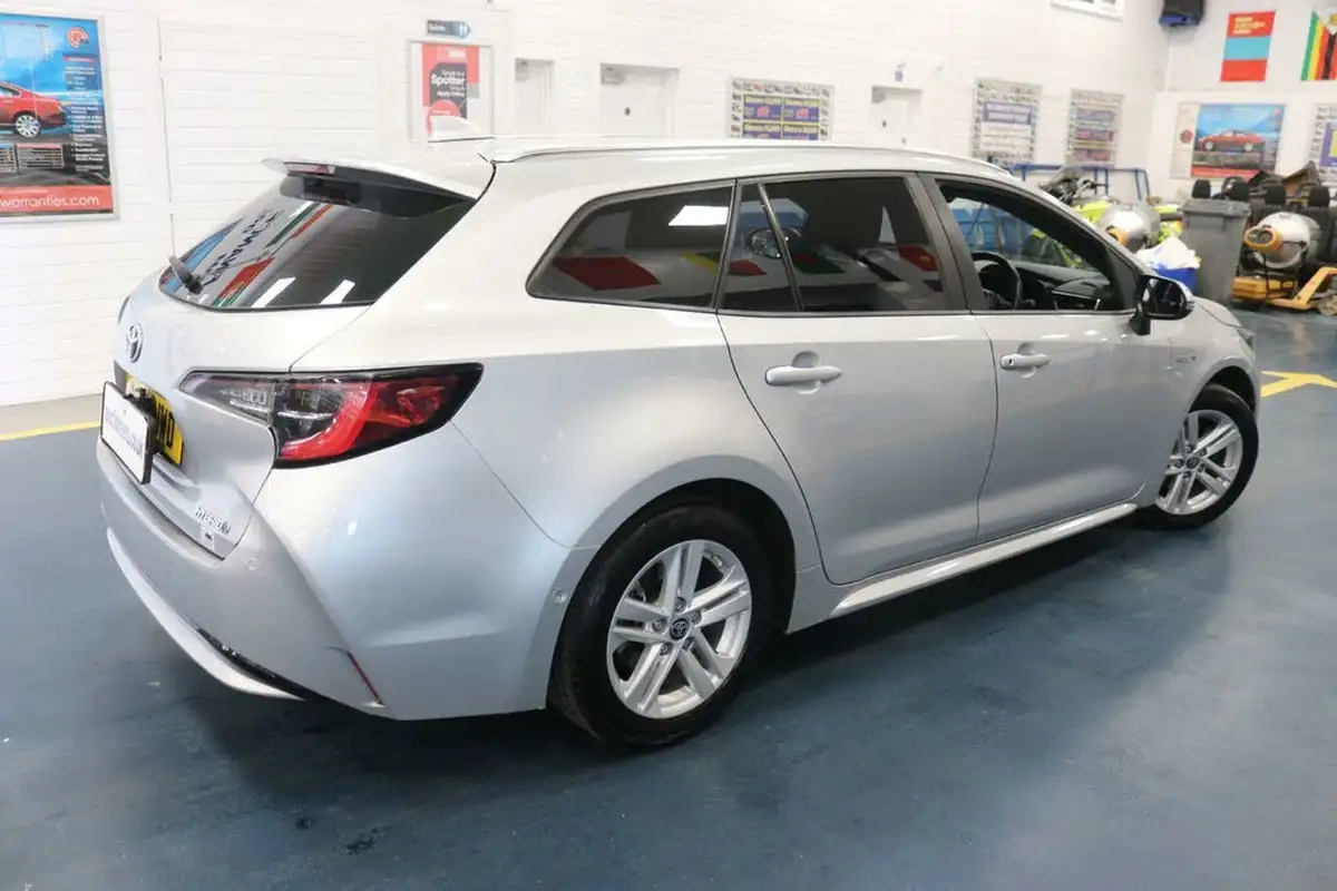 2021-toyota-corolla-18-vvt-i-icon-tech-spare-wheel-touring-sports-5d-big-5