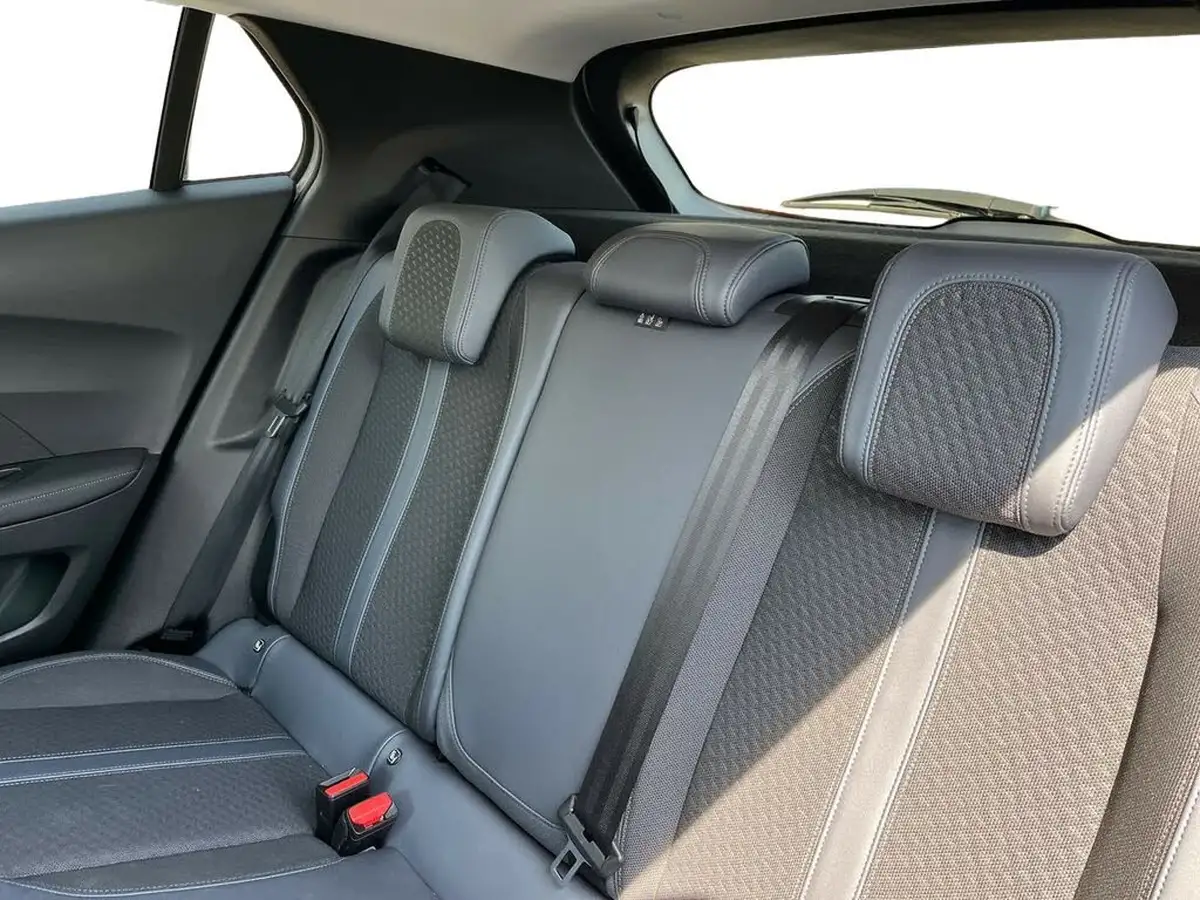 2020-peugeot-2008-suv-12-puretech-allure-premium-100bhp-big-8