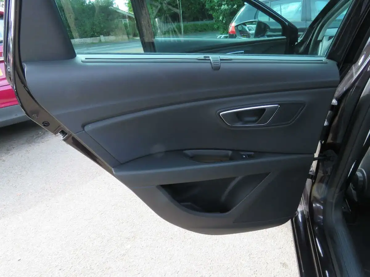 2019-seat-leon-20-tsi-xcellence-lux-estate-big-38