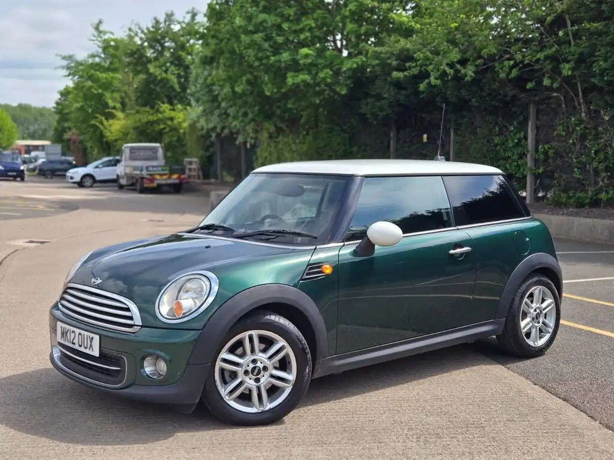 2012-mini-cooper-16-cooper-122bhp-hatchback-3d-big-3
