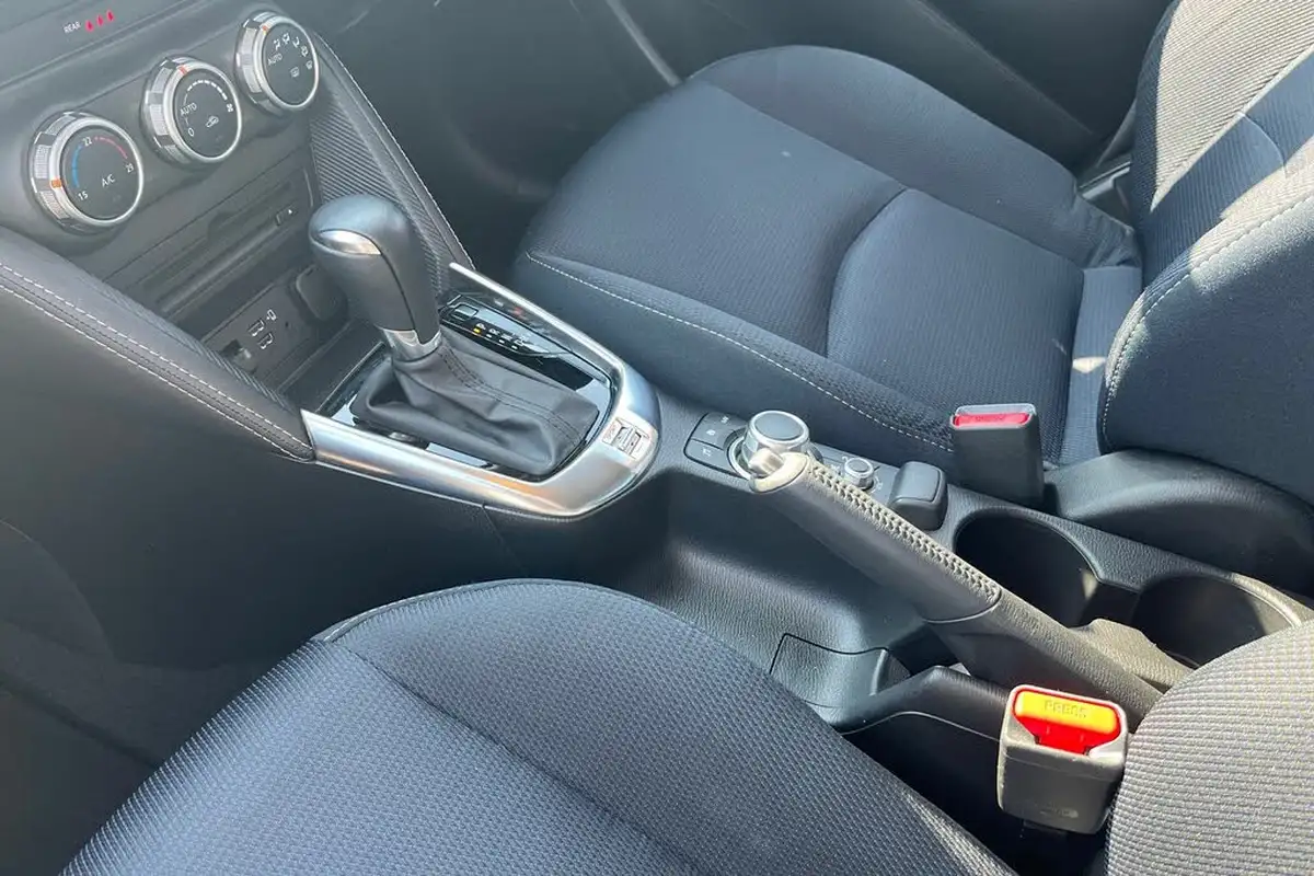 2020-mazda-mazda2-15-skyactiv-g-sport-nav-auto-big-31