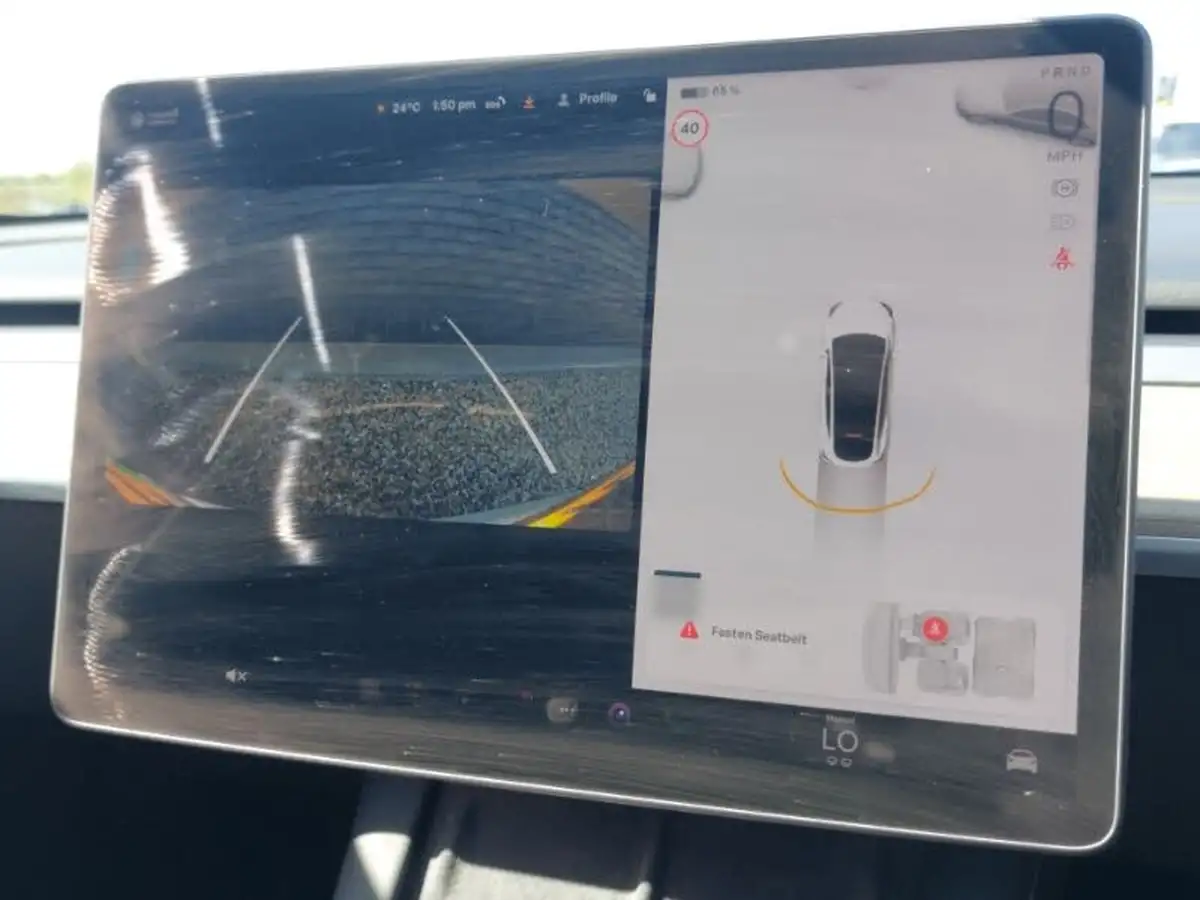 2022-tesla-model-y-e-long-range-big-18