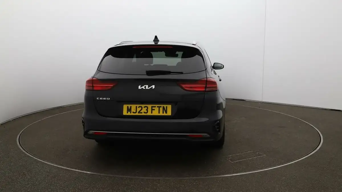 2022-kia-ceed-15-t-gdi-3-sportswagon-big-49