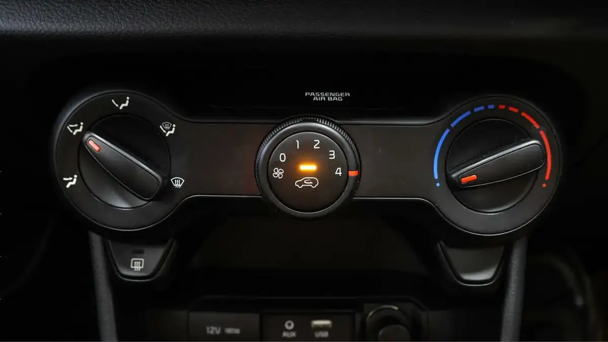 2019-kia-picanto-10-1-big-11