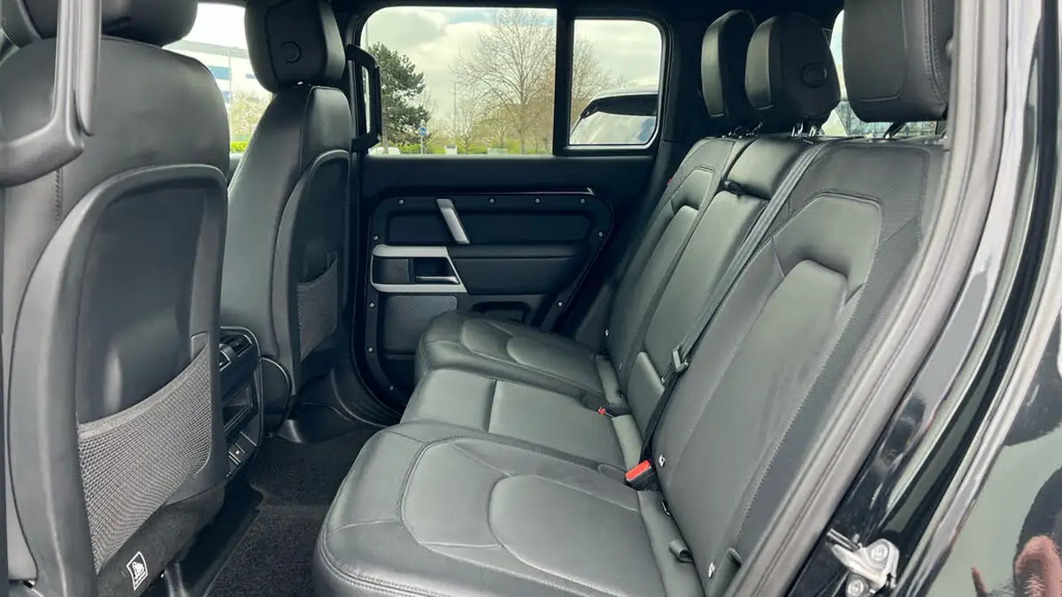 2023-land-rover-110-defender-30-d300-x-dynamic-hse-big-3