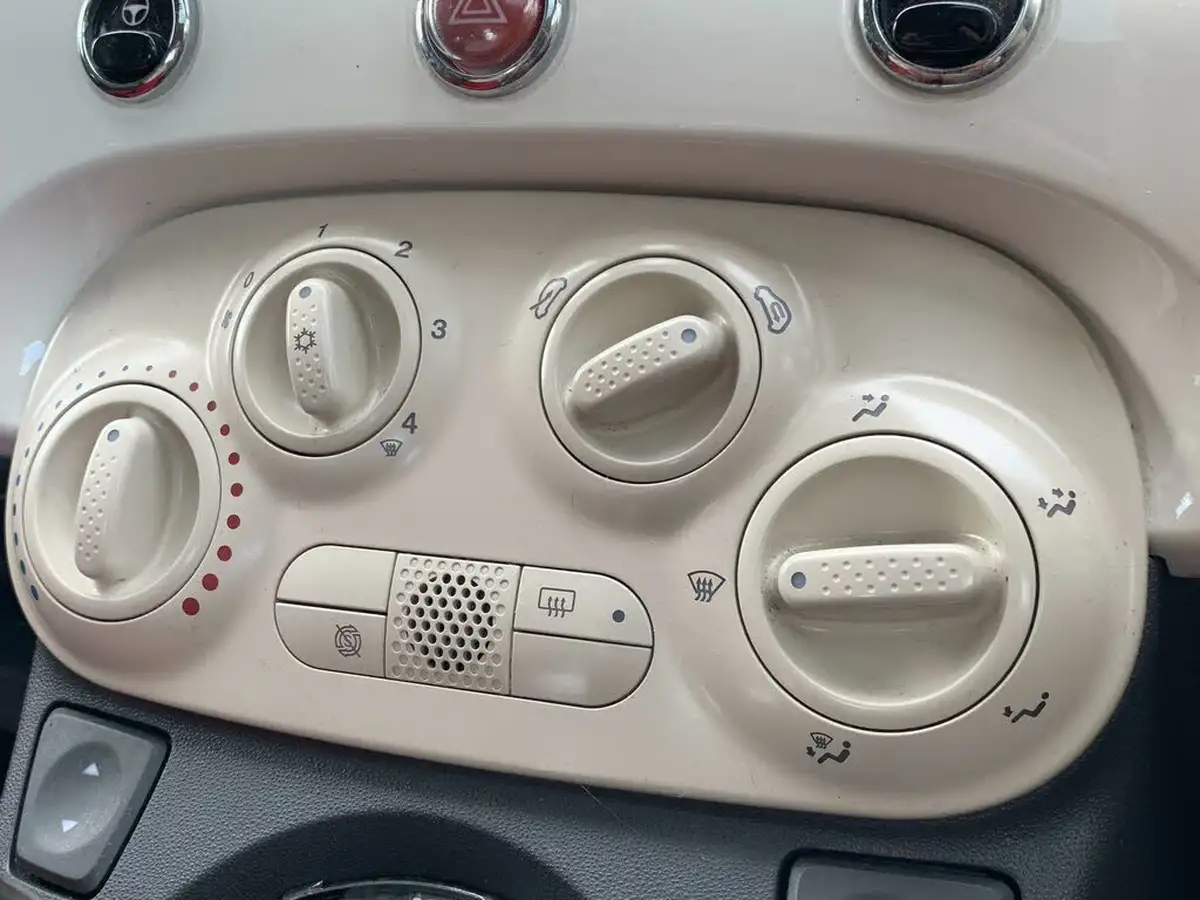 2011-fiat-500-12-lounge-big-21