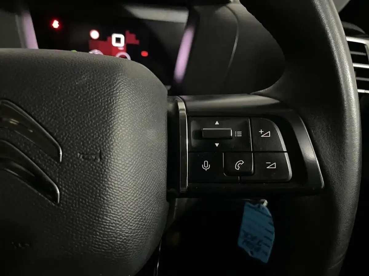 2021-citroen-c4-12-puretech-sense-big-13