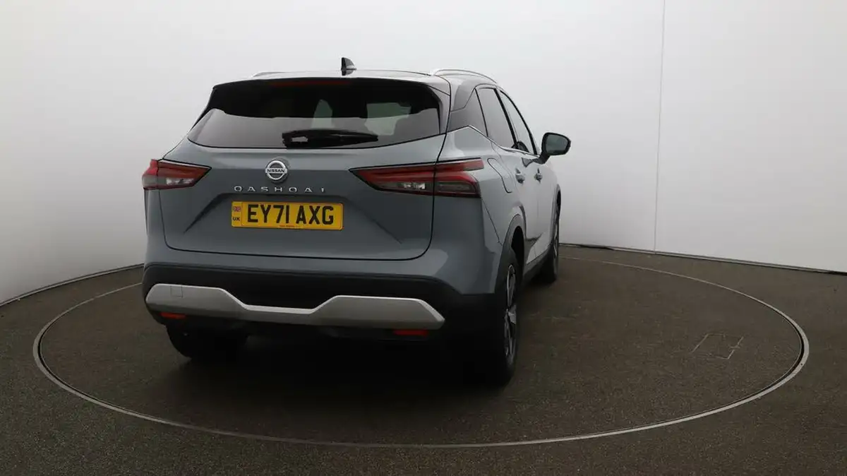 2021-nissan-qashqai-13-dig-t-premiere-edition-140ps-big-47