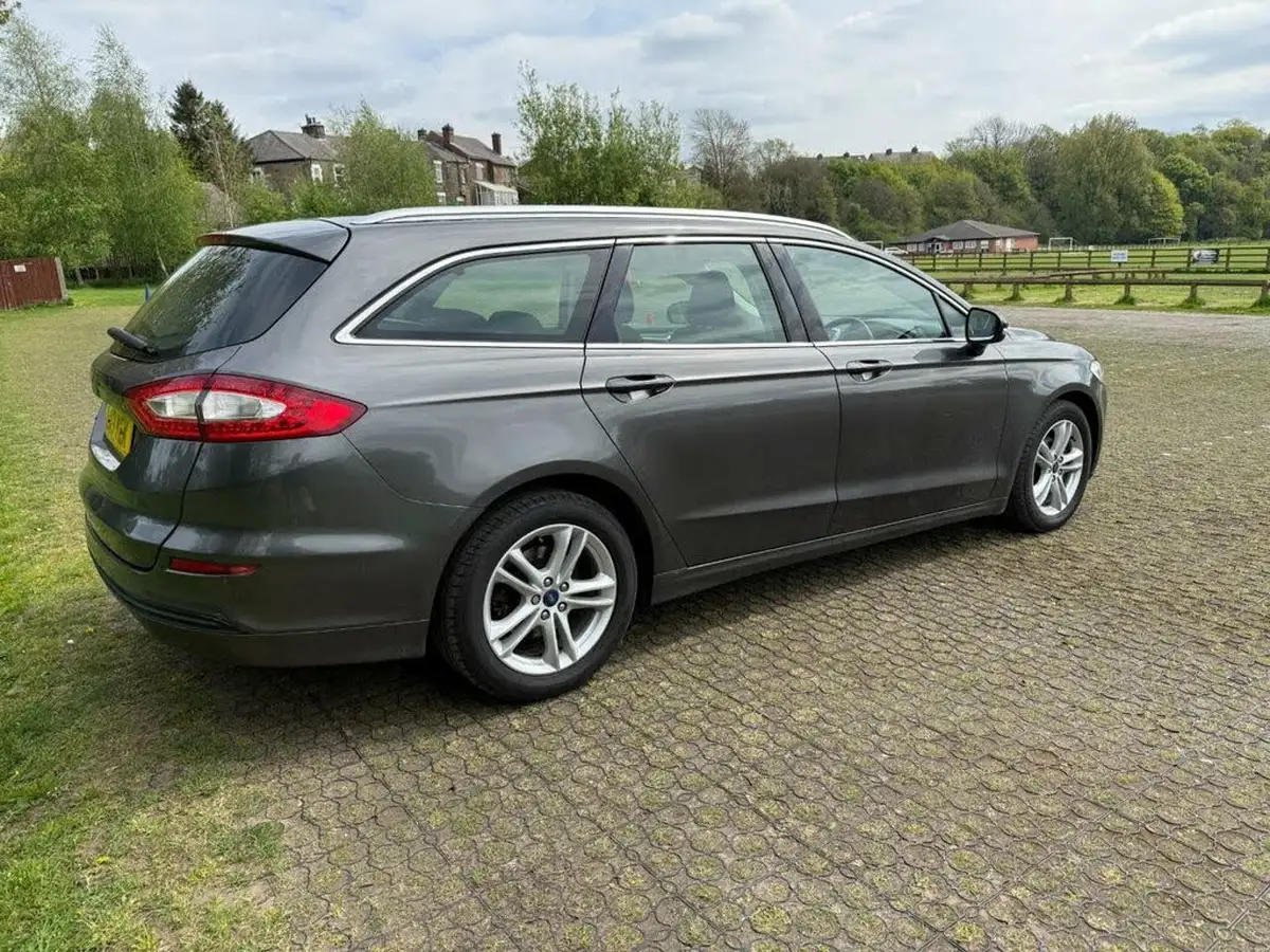 2017-ford-mondeo-20tdci-zetec-eco-estate-big-5