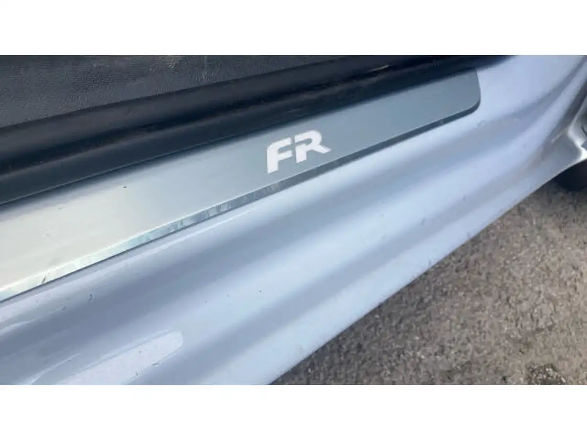 2024-seat-leon-15-e-hybrid-fr-sport-estate-big-28