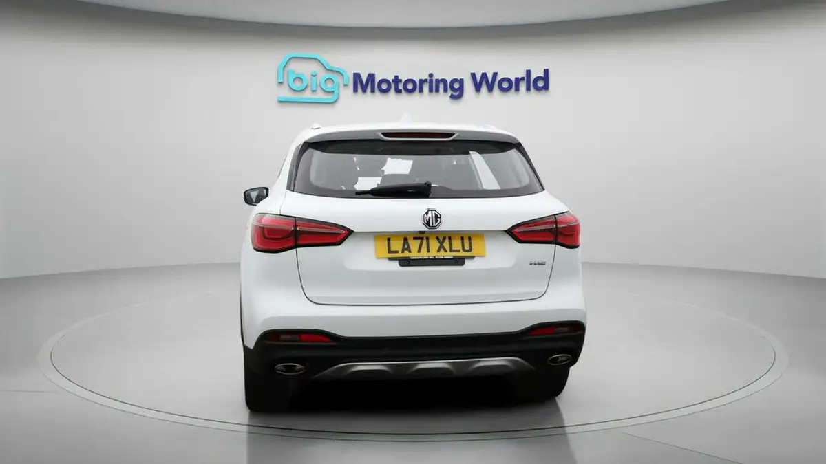 2022-mg-hs-15t-gdi-exclusive-162ps-big-6