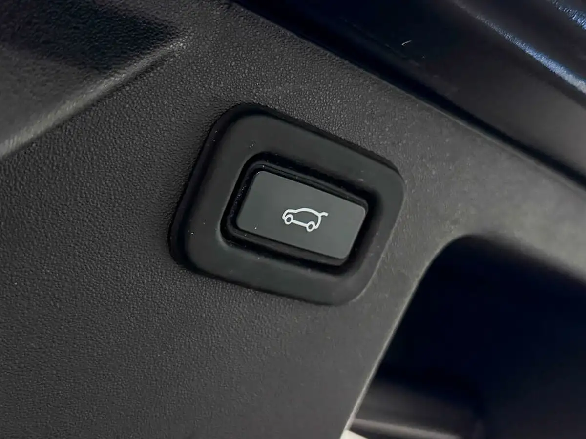 2021-land-rover-discovery-sport-15-p300e-r-dynamic-se-big-9