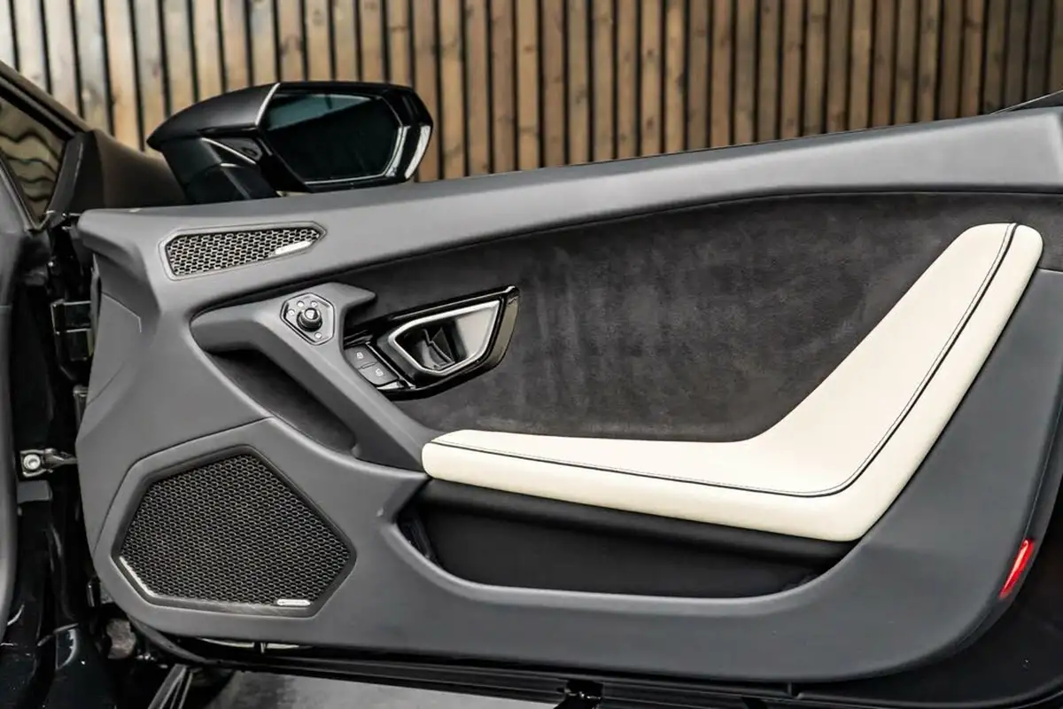 2023-lamborghini-huracan-52-evo-big-30