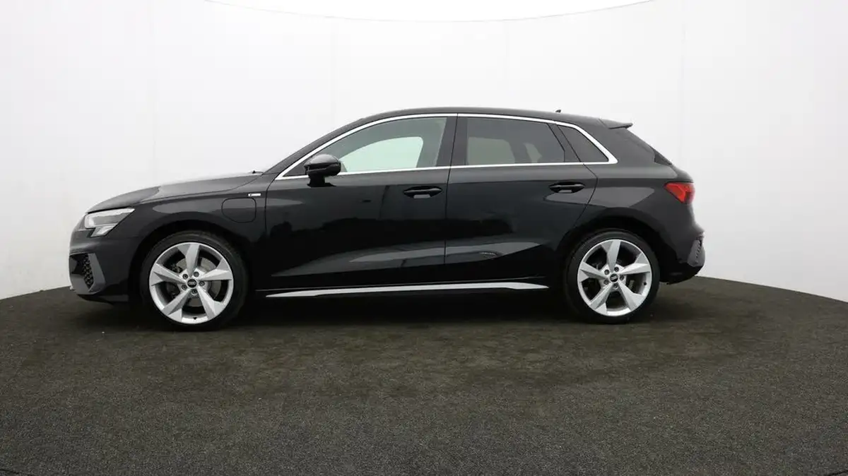 2021-audi-a3-14-40-tfsi-e-s-line-big-59