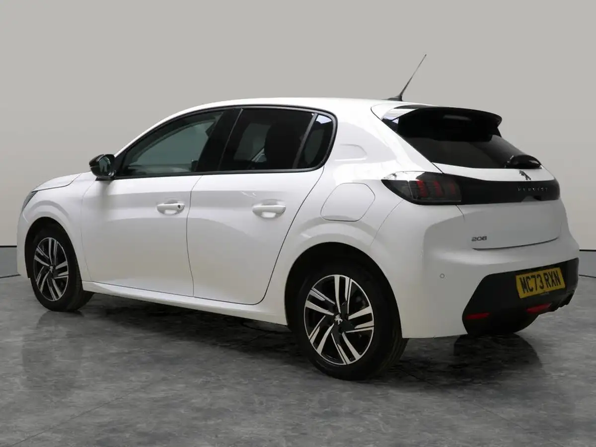 2023-peugeot-208-12-puretech-allure-premium-100ps-big-12
