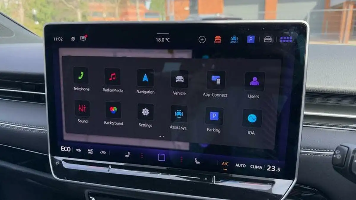 2025-volkswagen-id7-e-pro-match-interior-pack-tourer-big-26