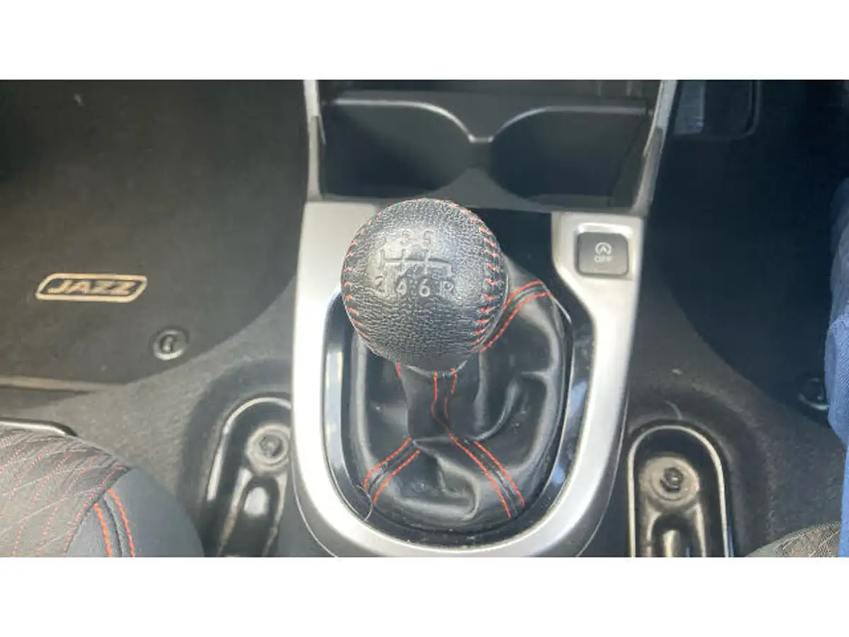 2019-honda-jazz-15-i-vtec-sport-navi-big-19