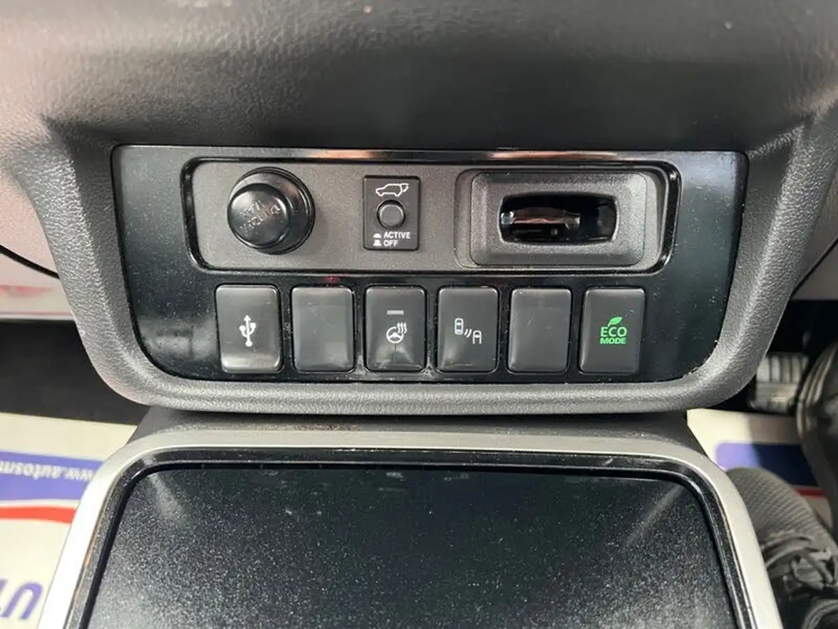 2019-mitsubishi-outlander-20-exceed-big-50