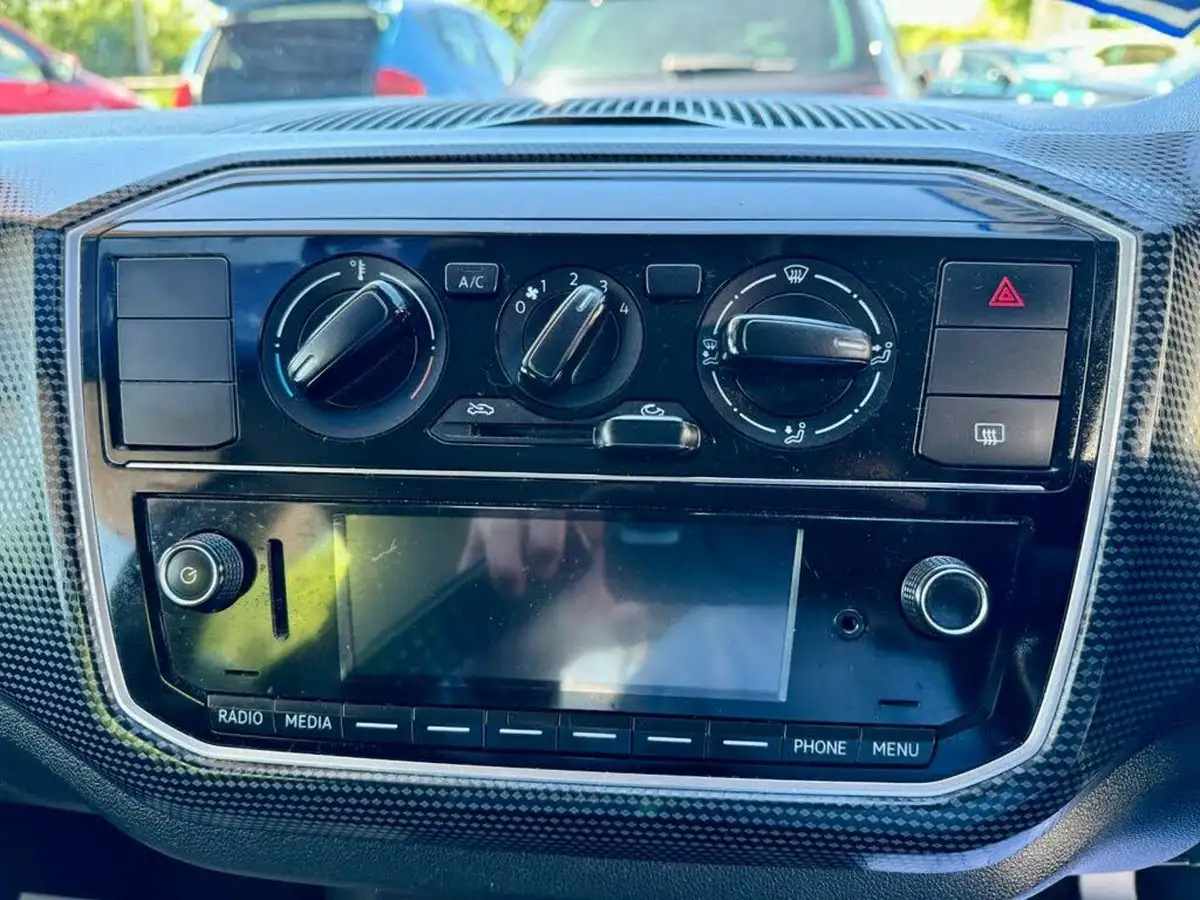 2018-volkswagen-up-10-move-up-5d-big-11