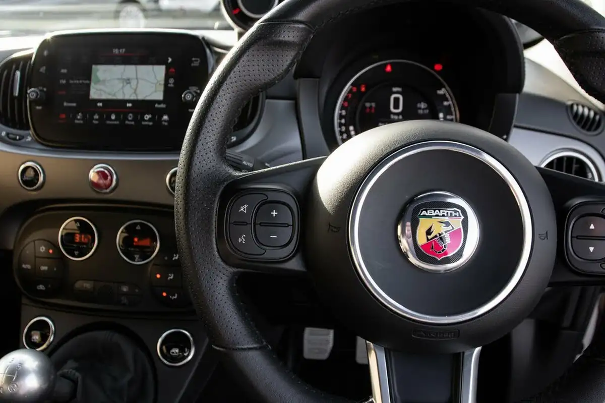 2022-abarth-595-14-tjet-turismo-big-22