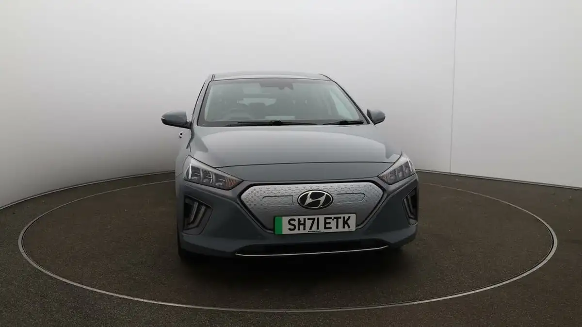 2022-hyundai-ioniq-e-premium-se-electric-big-32