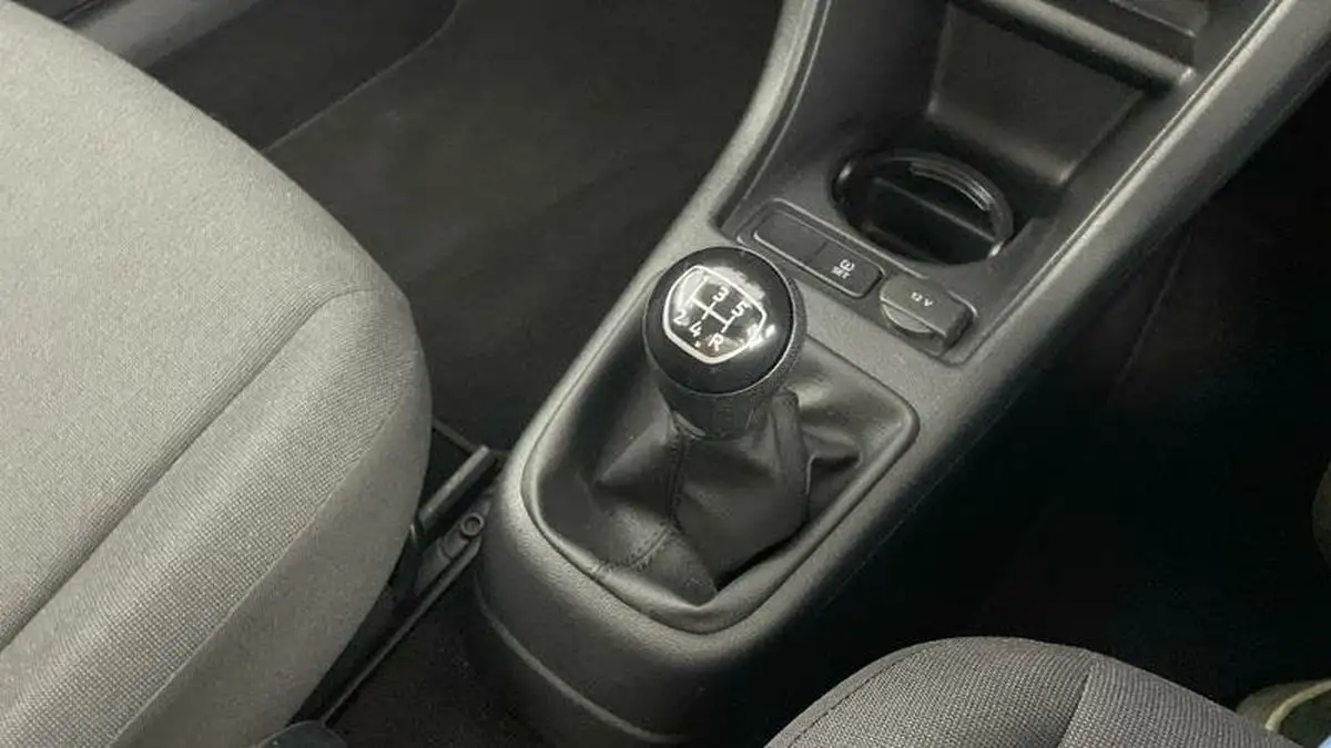 2021-volkswagen-up-10-up-black-edition-60ps-ss-big-24