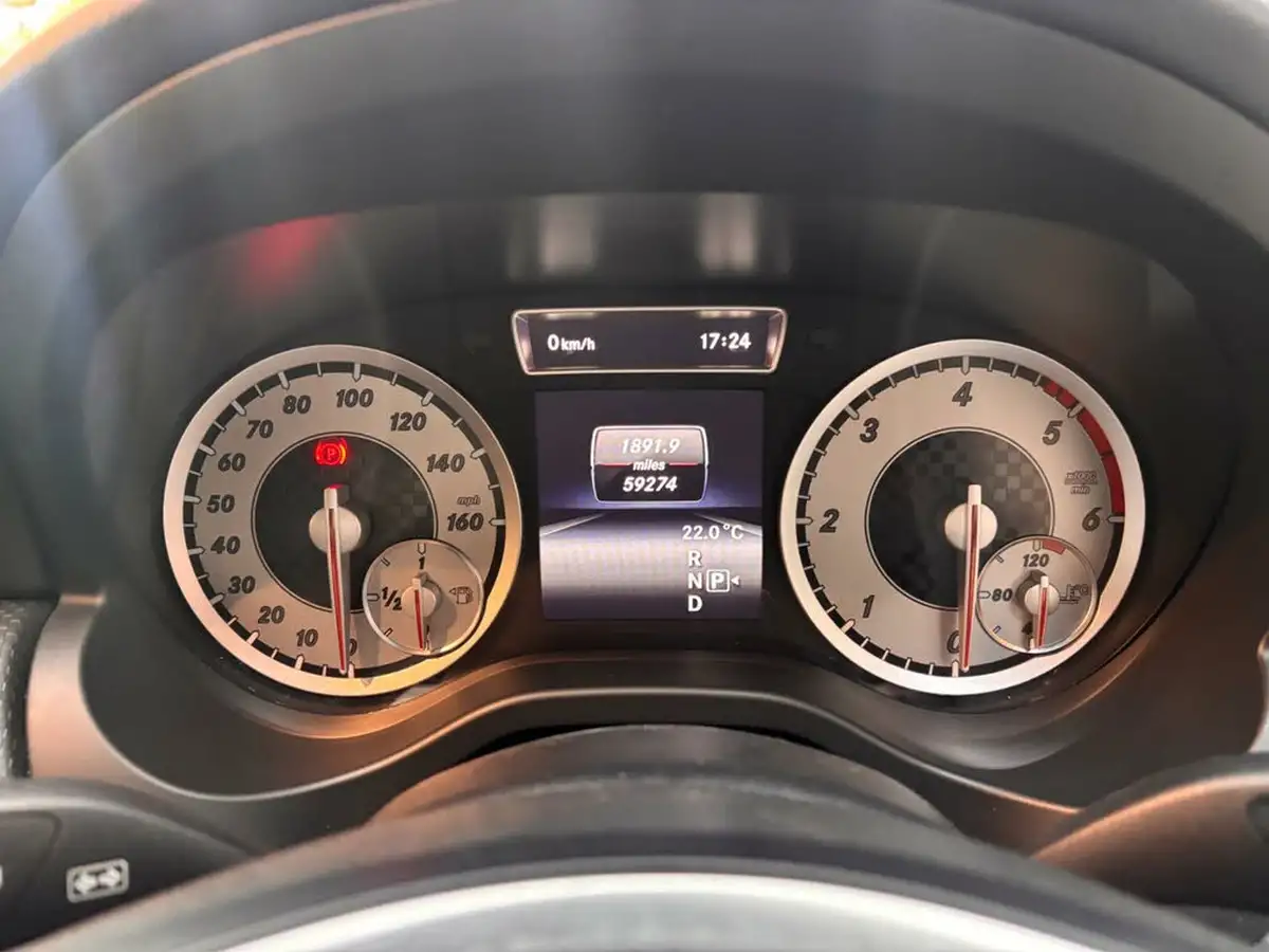 2015-mercedes-benz-a-class-15-cdi-a180-sport-109ps-7g-dct-big-31