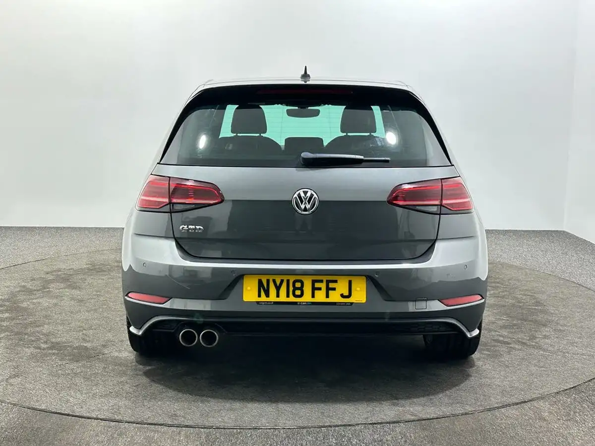 2018-volkswagen-golf-20tdi-gtd-hatchback-5d-big-5