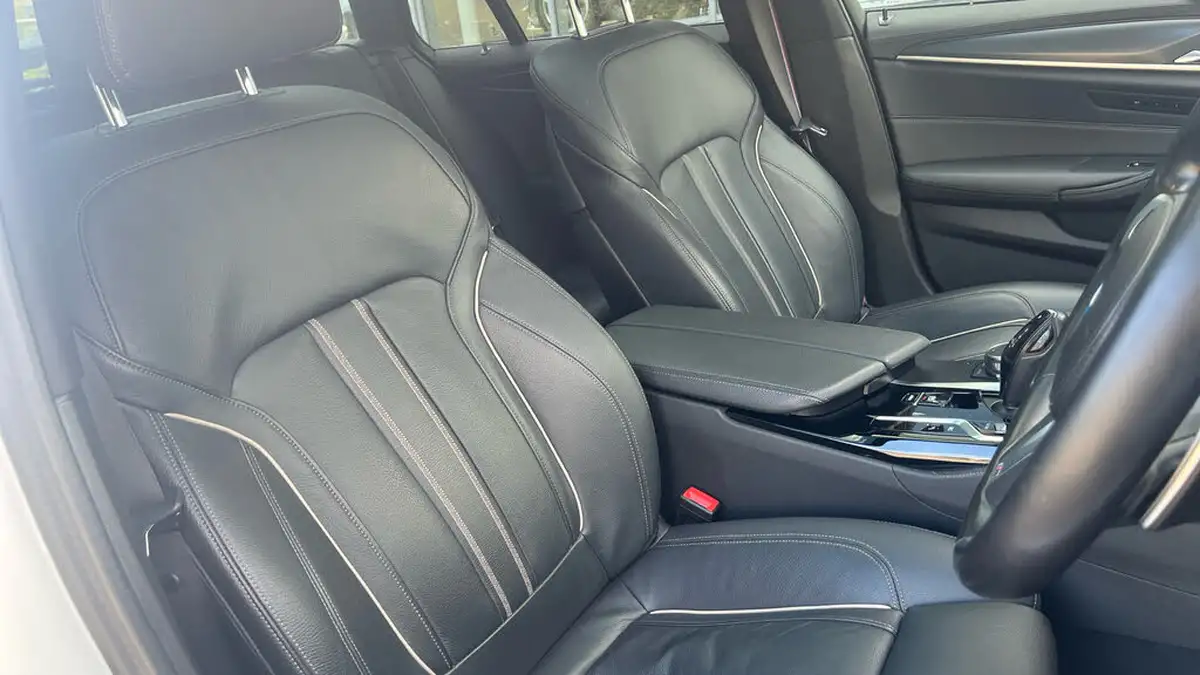 2022-bmw-5-series-20-530e-m-sport-touring-5d-big-17
