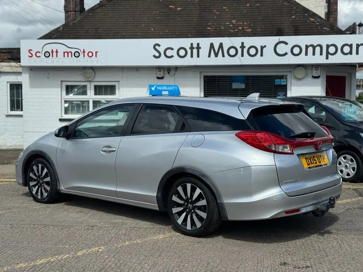 2015-honda-civic-16-i-dtec-sr-honda-connect-with-navi-tourer-big-1