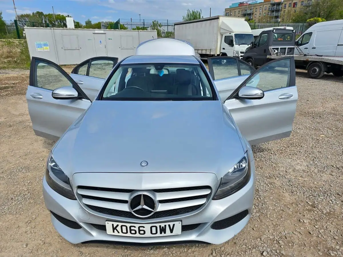 2017-mercedes-benz-c-class-20-c200-se-saloon-4d-9g-tronic-plus-big-8