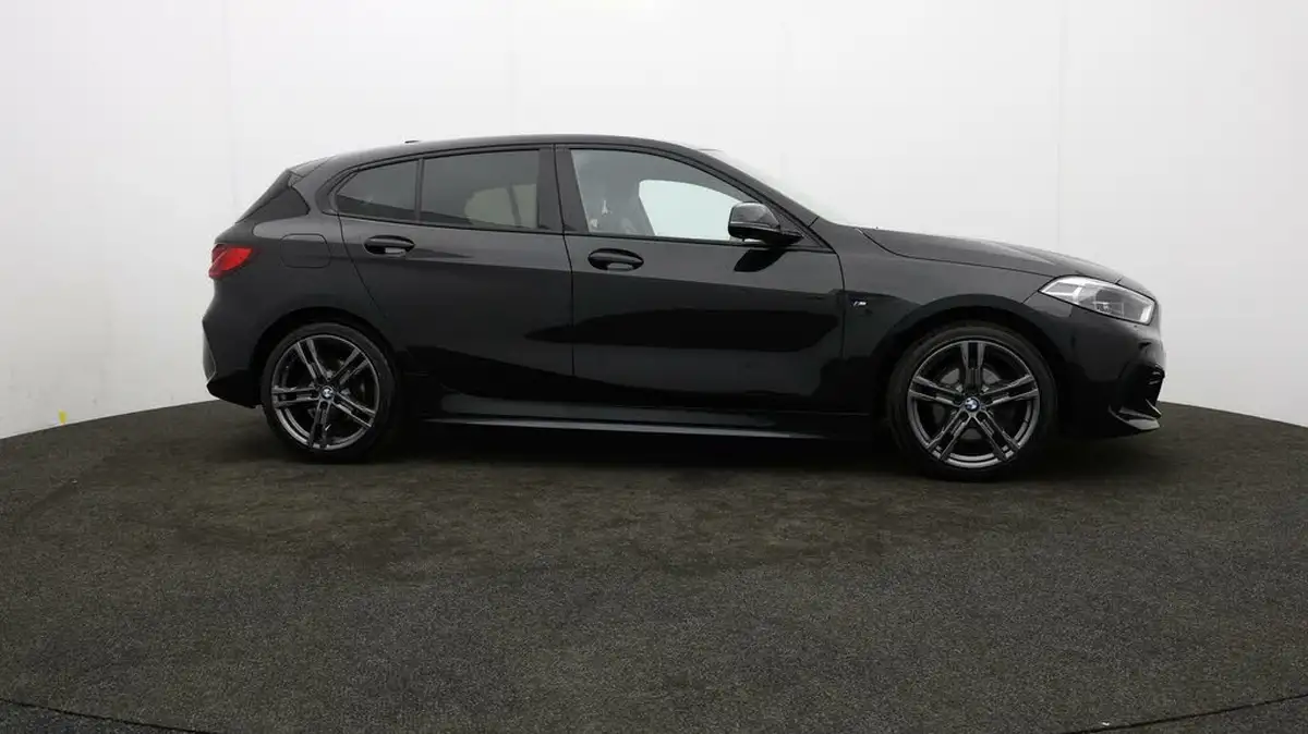 2021-bmw-1-series-15-118i-m-sport-lcp-big-33