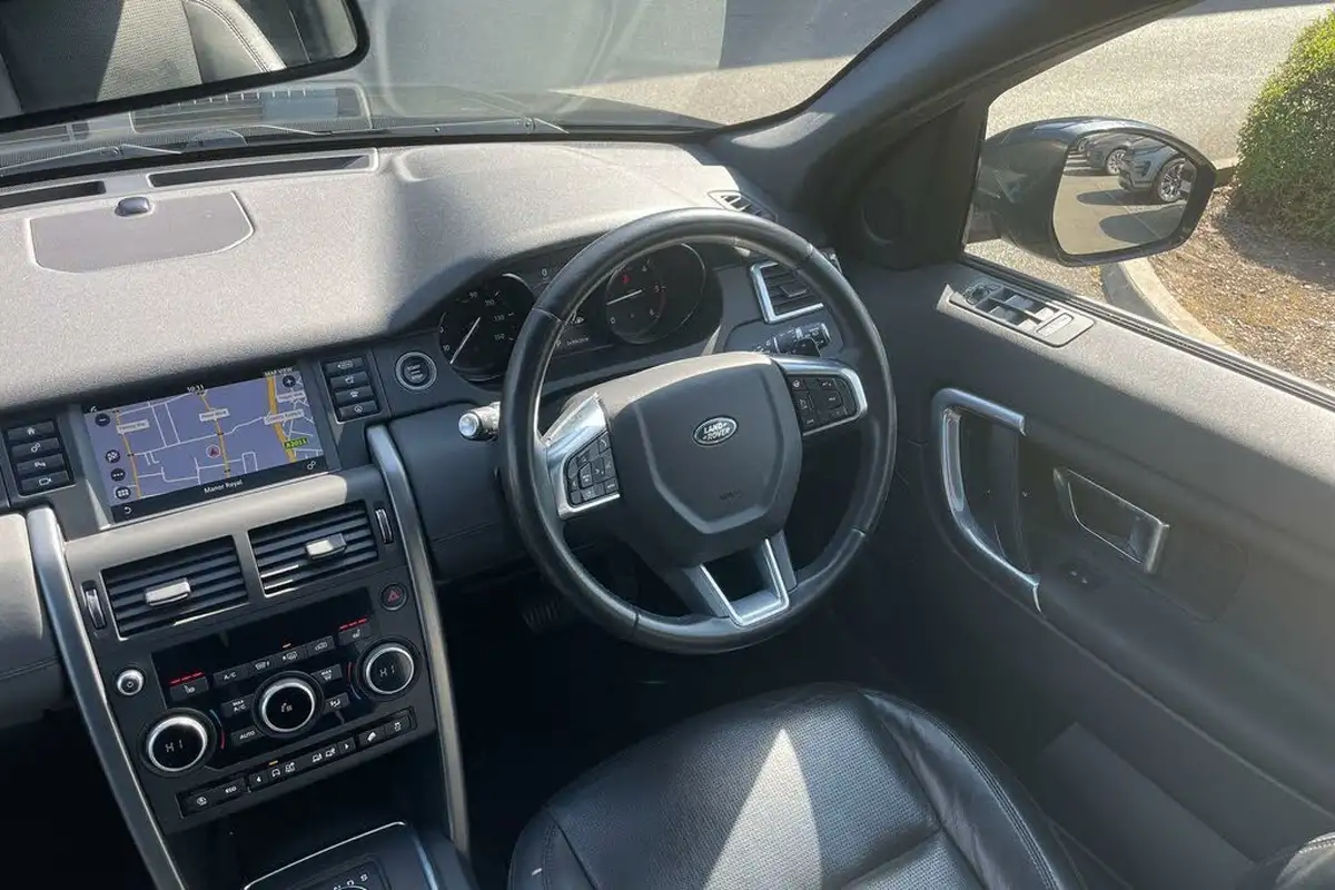 2019-land-rover-discovery-sport-20td4-landmark-big-18