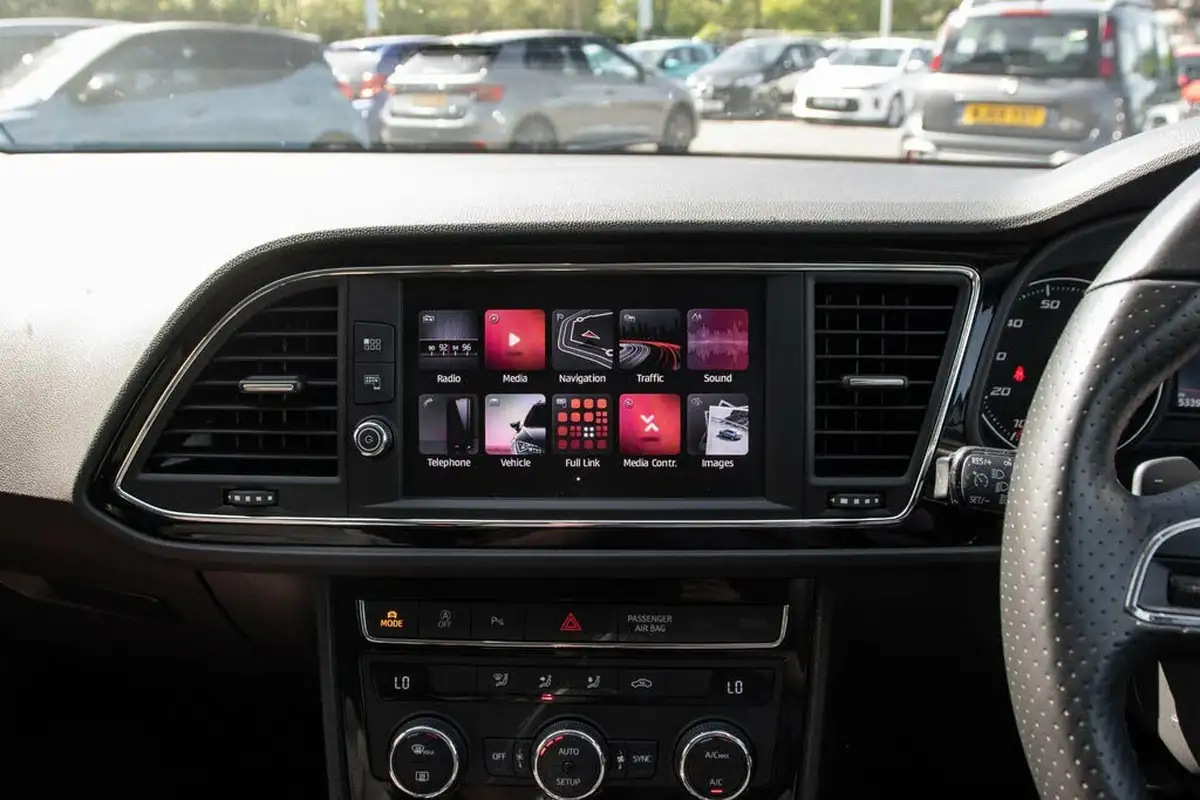 2019-seat-leon-15-tsi-evo-fr-150ps-ss-estate-dsg-big-22