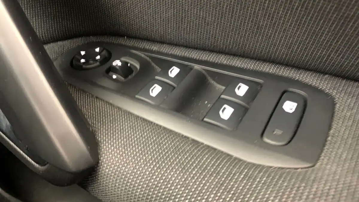 2021-peugeot-308-12-puretech-allure-130bhp-digital-i-cockpit-big-36