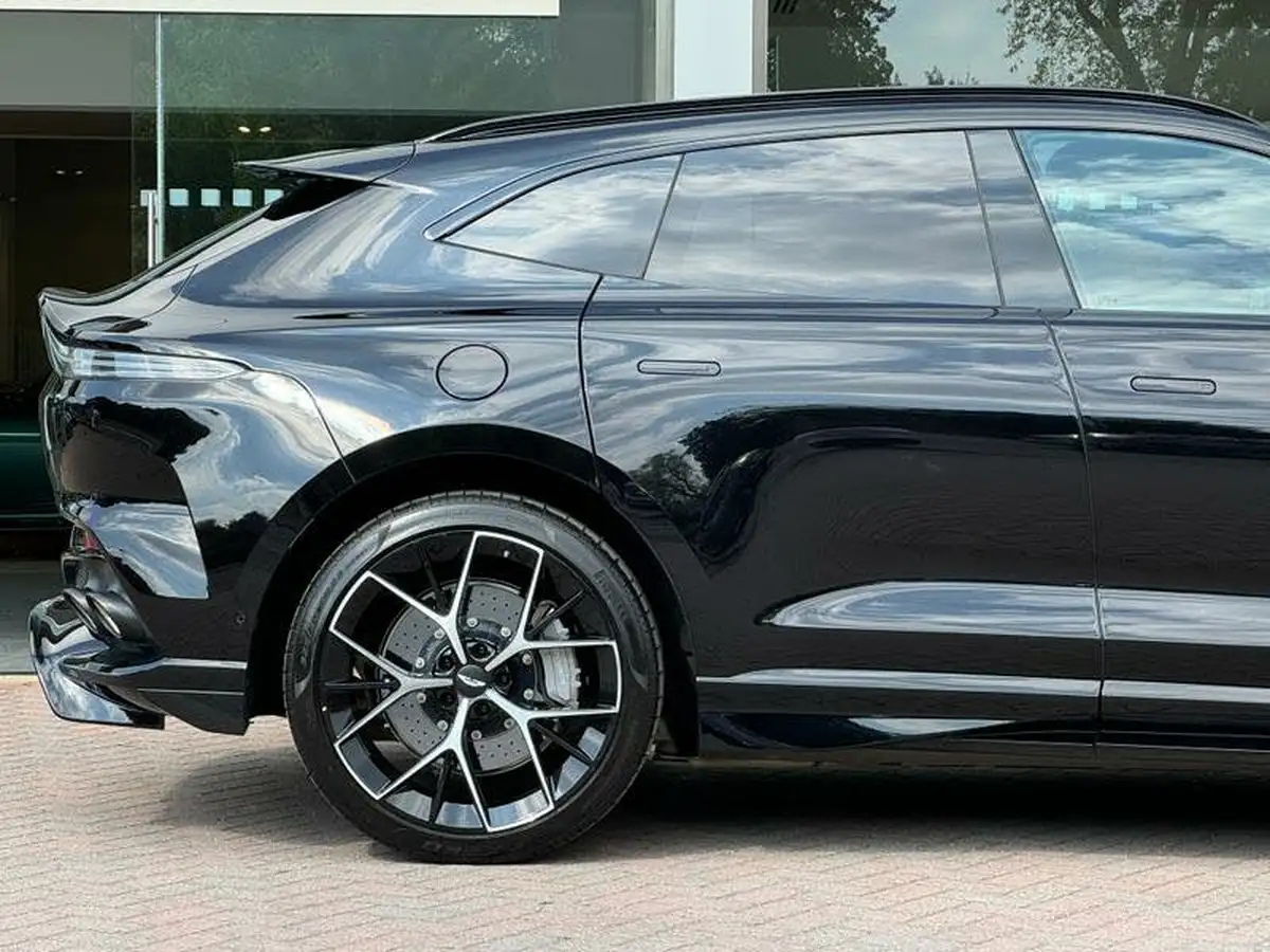 2024-aston-martin-dbx-40-v8-big-20