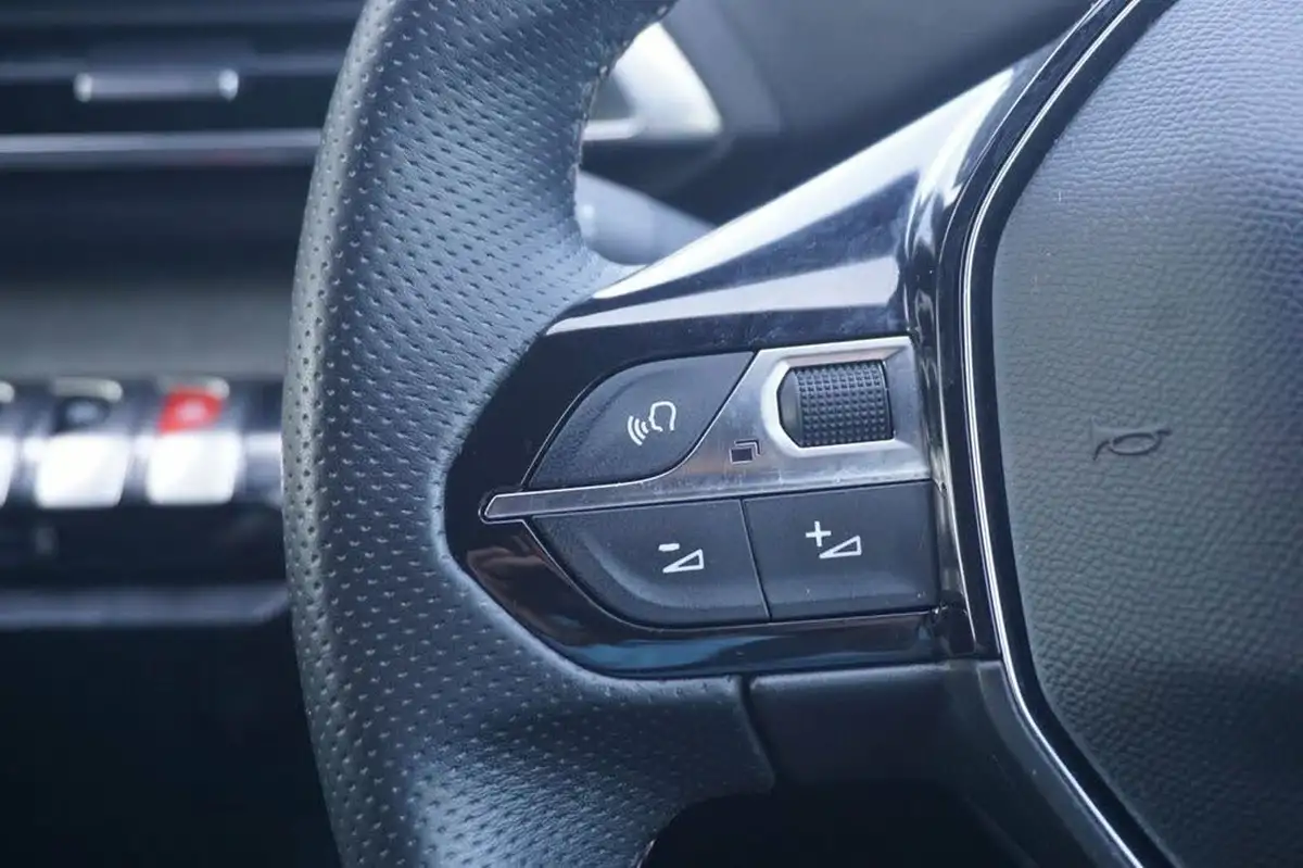 2021-peugeot-5008-suv-12-puretech-gt-big-26