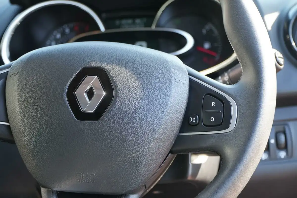 2019-renault-clio-09-tce-iconic-75ps-big-40