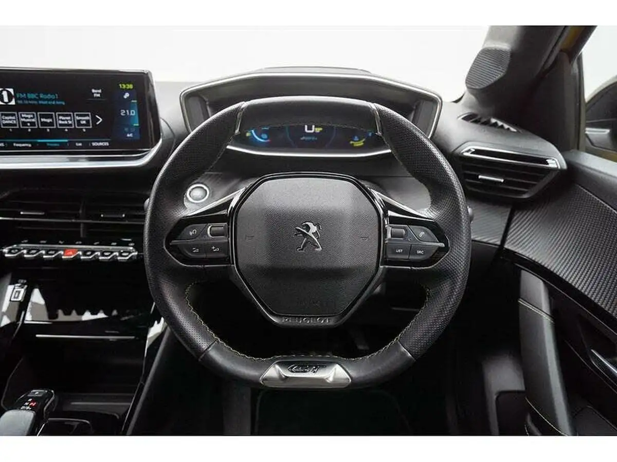 2021-peugeot-208-e-gt-50kwh-big-45