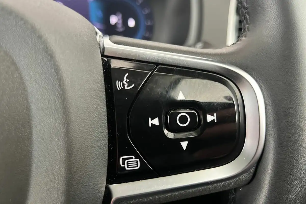 2024-volvo-xc90-20-b5-plus-big-11