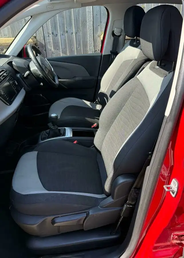 2015-citroen-c4-picasso-16e-hdi-vtr-115ps-big-13