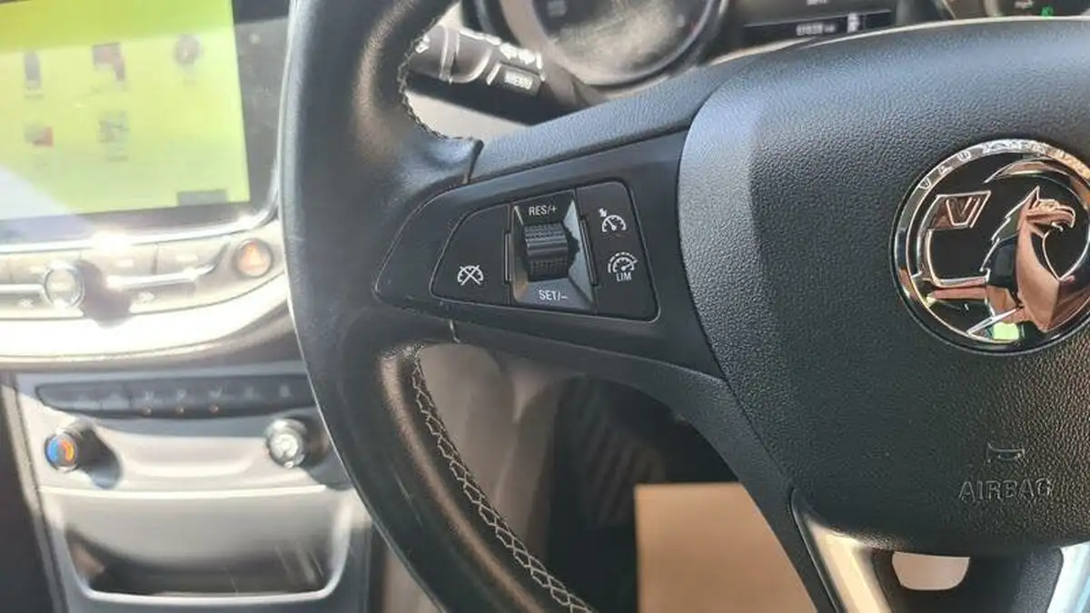 2018-vauxhall-astra-16cdti-tech-line-nav-110ps-ssecotec-hatchback-big-24