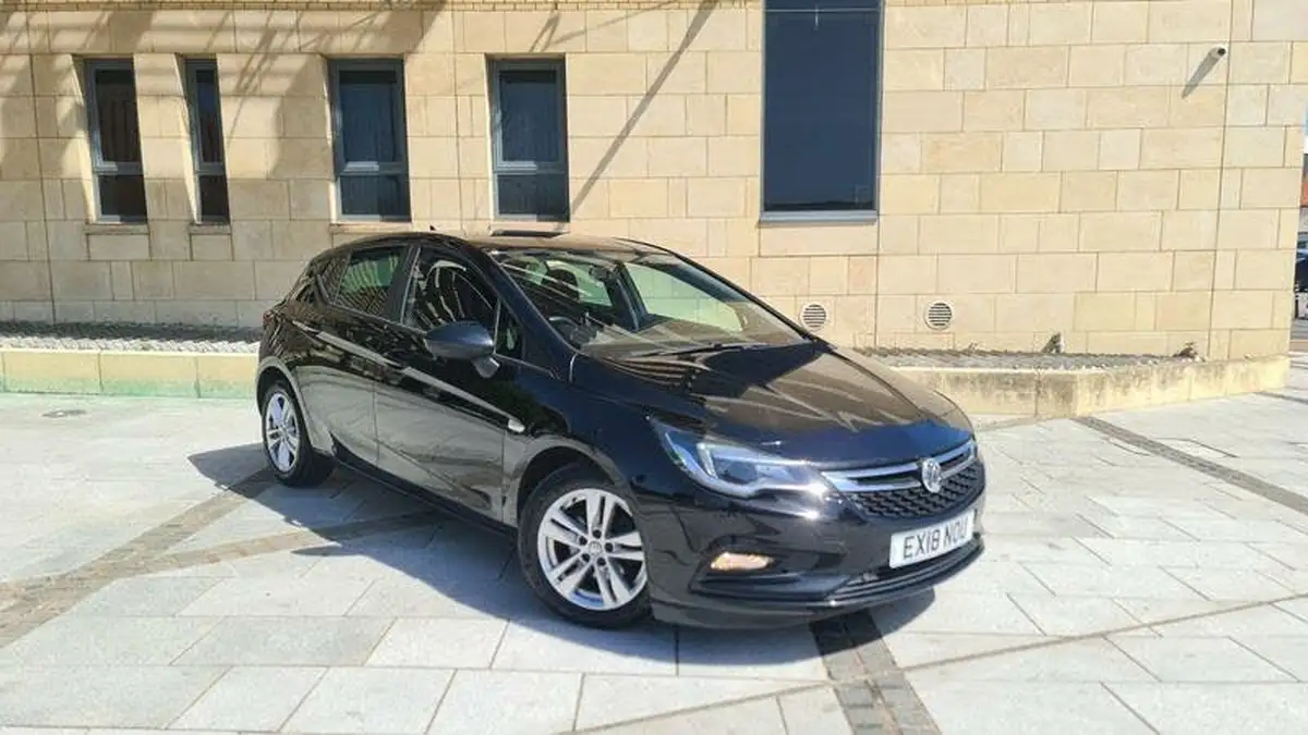 2018-vauxhall-astra-16cdti-tech-line-nav-110ps-ssecotec-hatchback-big-0