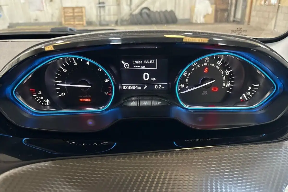 2016-peugeot-2008-suv-12-puretech-allure-82bhp-big-11