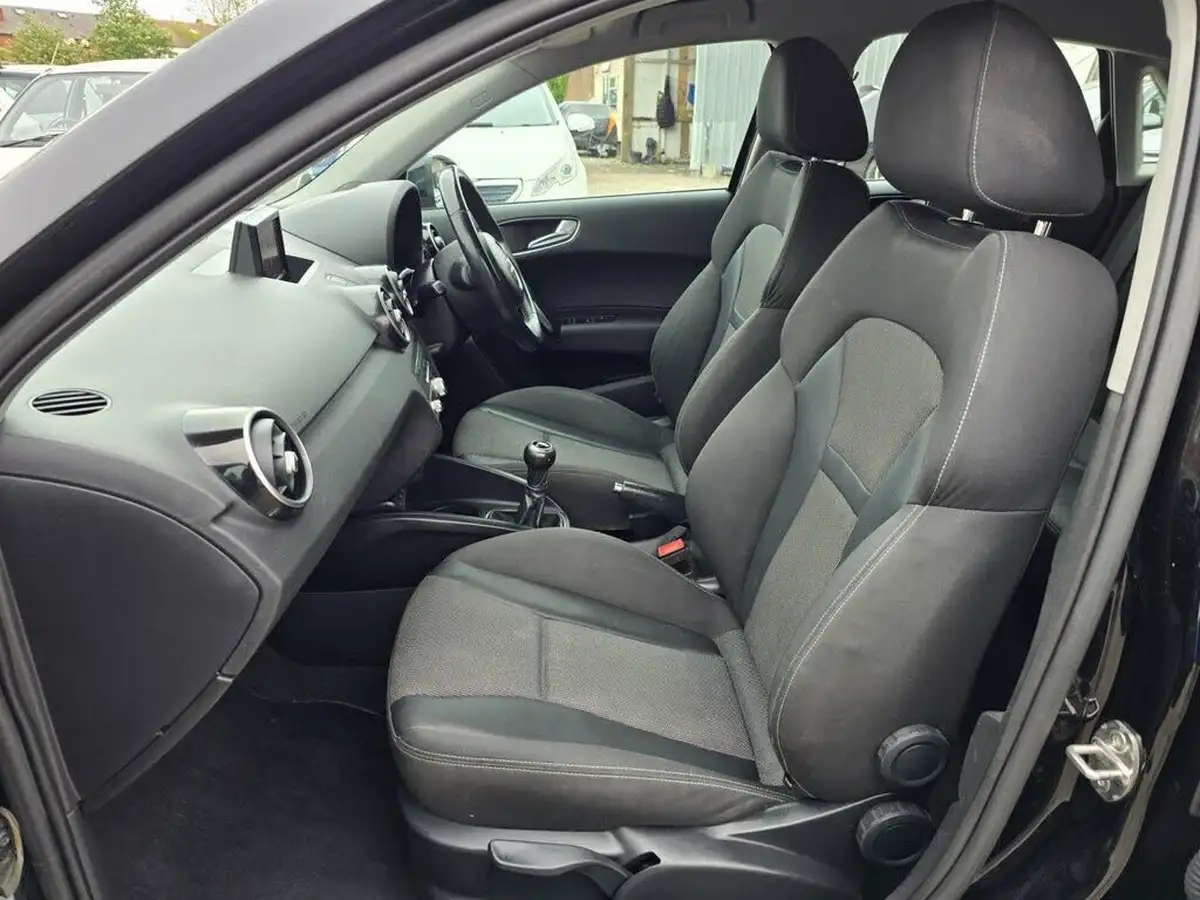 2015-audi-a1-16tdi-sportback-5d-big-16
